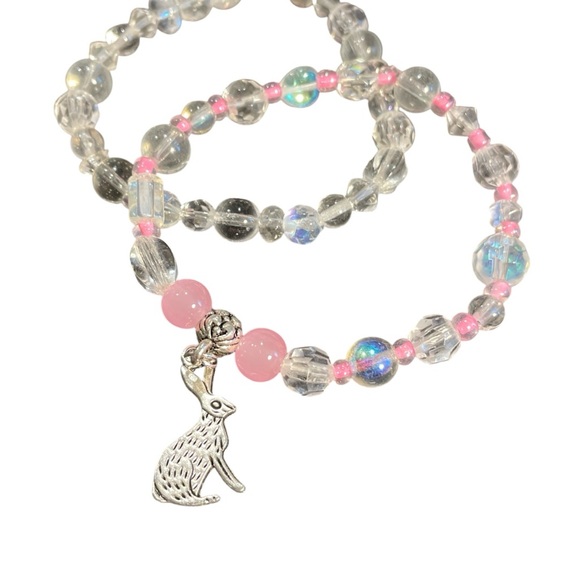 ✔️✔️Pink and Clear Crystal Glass Beaded Bracelet with Rabbit Charm - Picture 2 of 4